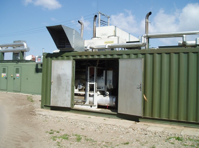 Tři kogenerační jednotky jsou umístěny v mobilním kontejneru