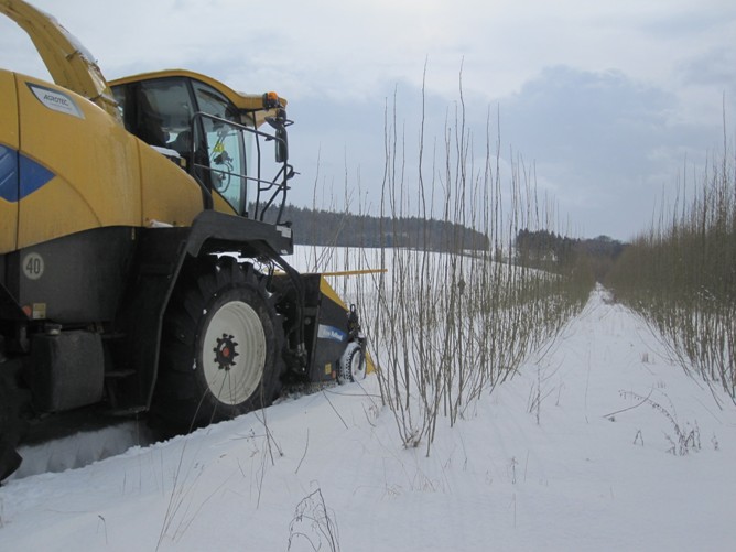 Řezačka NewHolland výrazně urychluje sklizeň a zároveň šetří náklady